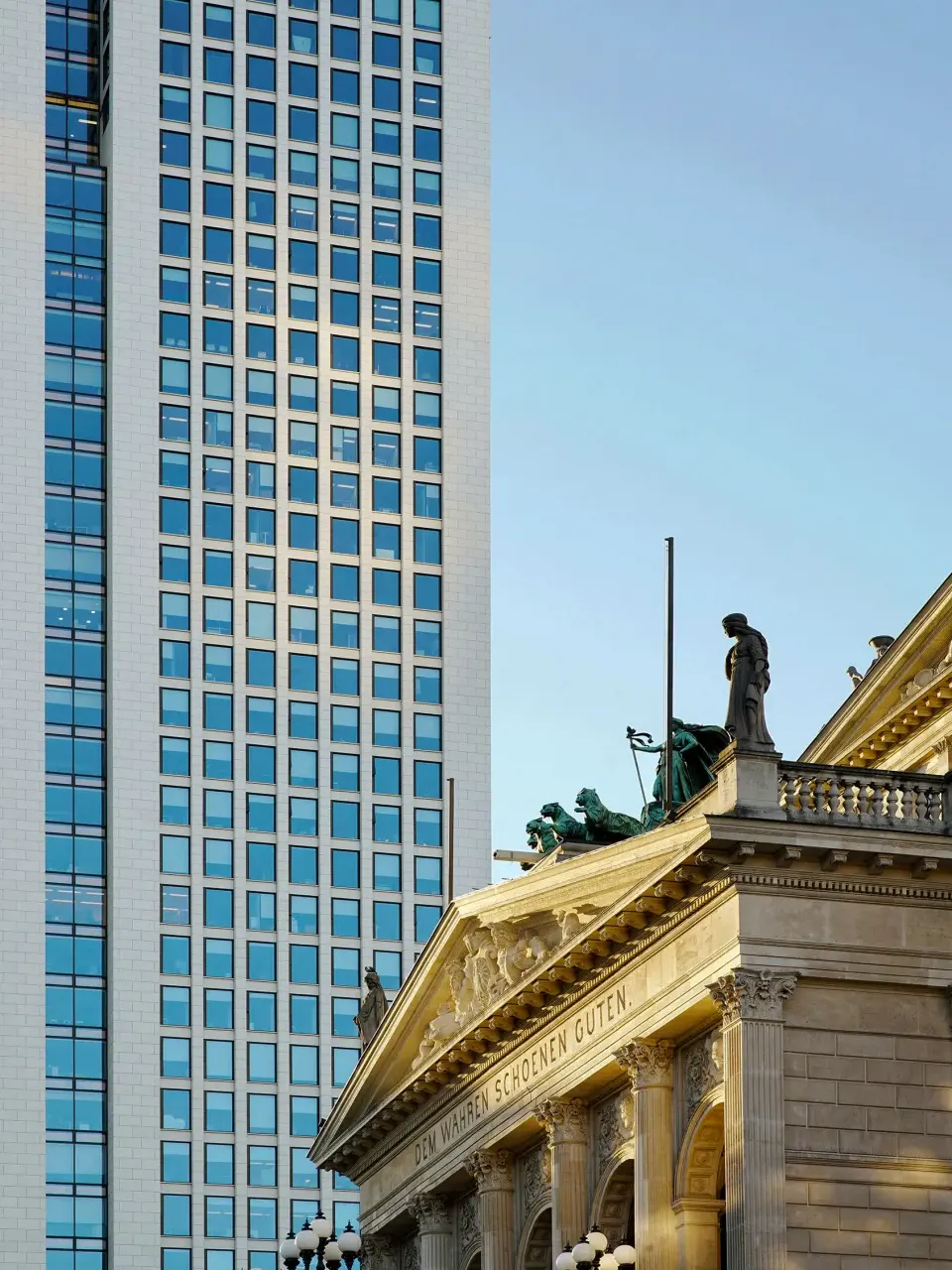 OpernTurm und Alte Oper in Frankfurt am Main